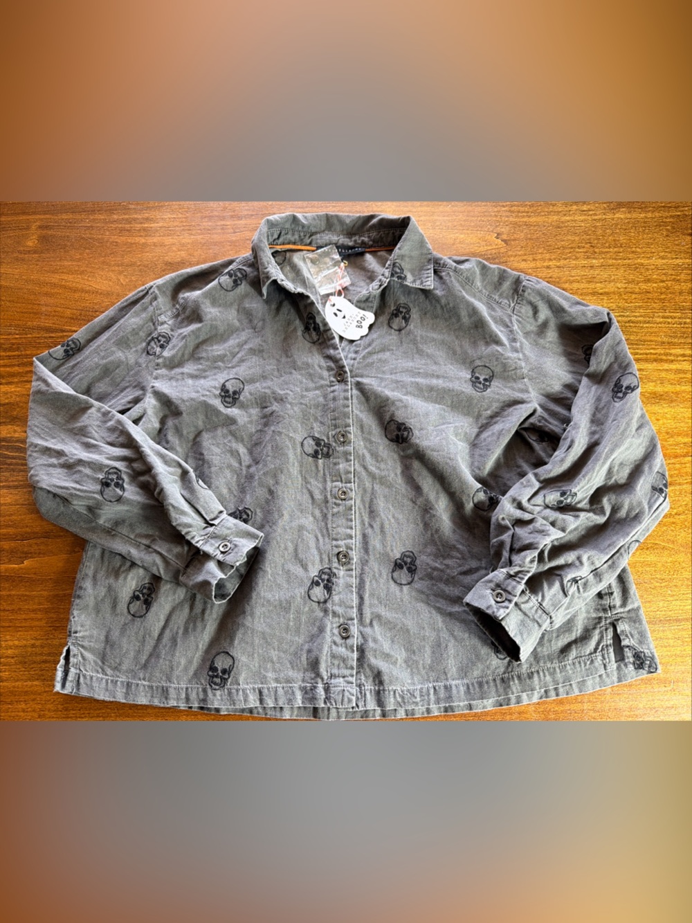 Women’s Gray Skull-Print Button-Up Shirt Roll Tab Sleeve